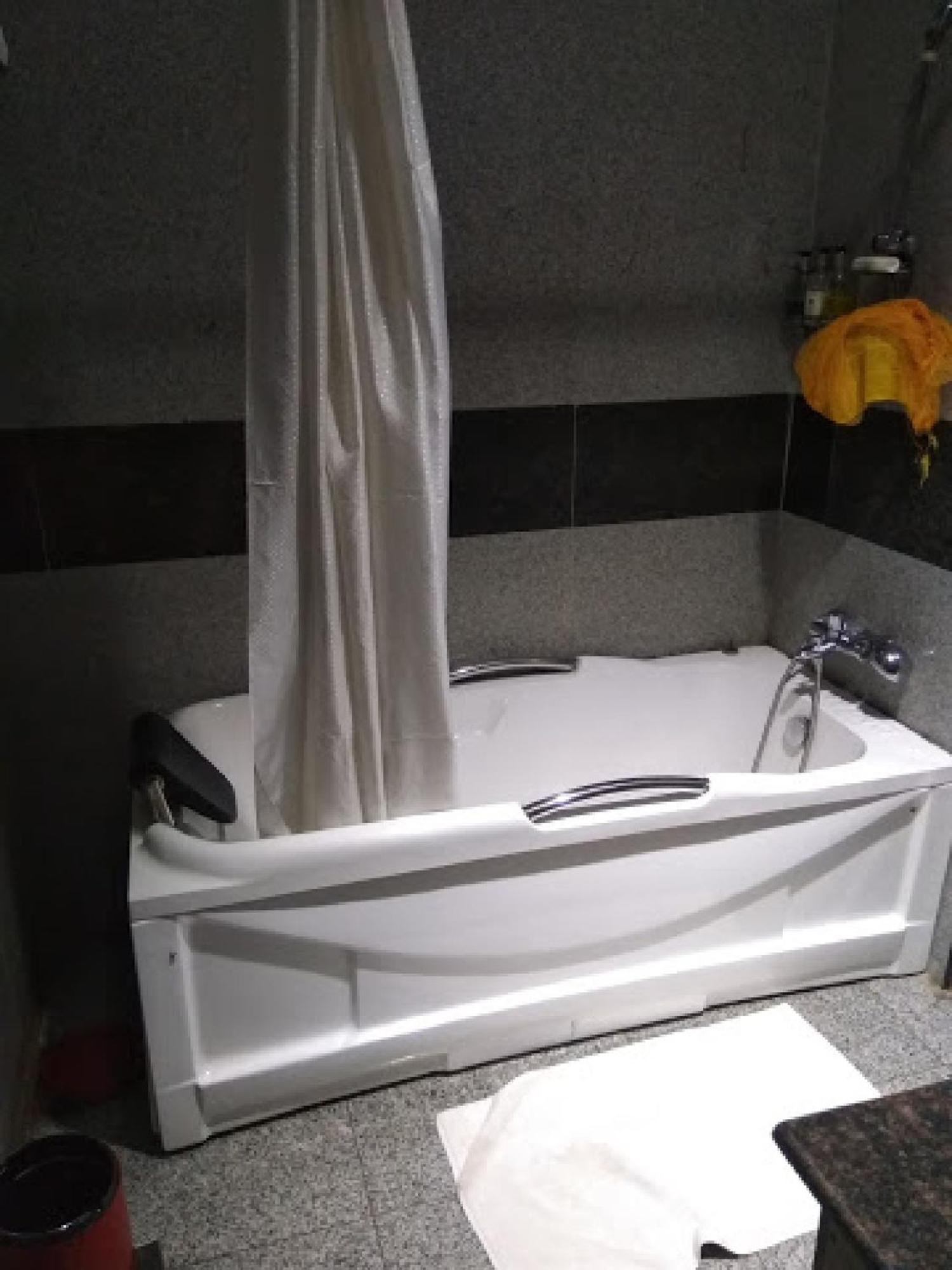 Room In Bb - Immaculate Royal International Hotel Owerri Exteriör bild