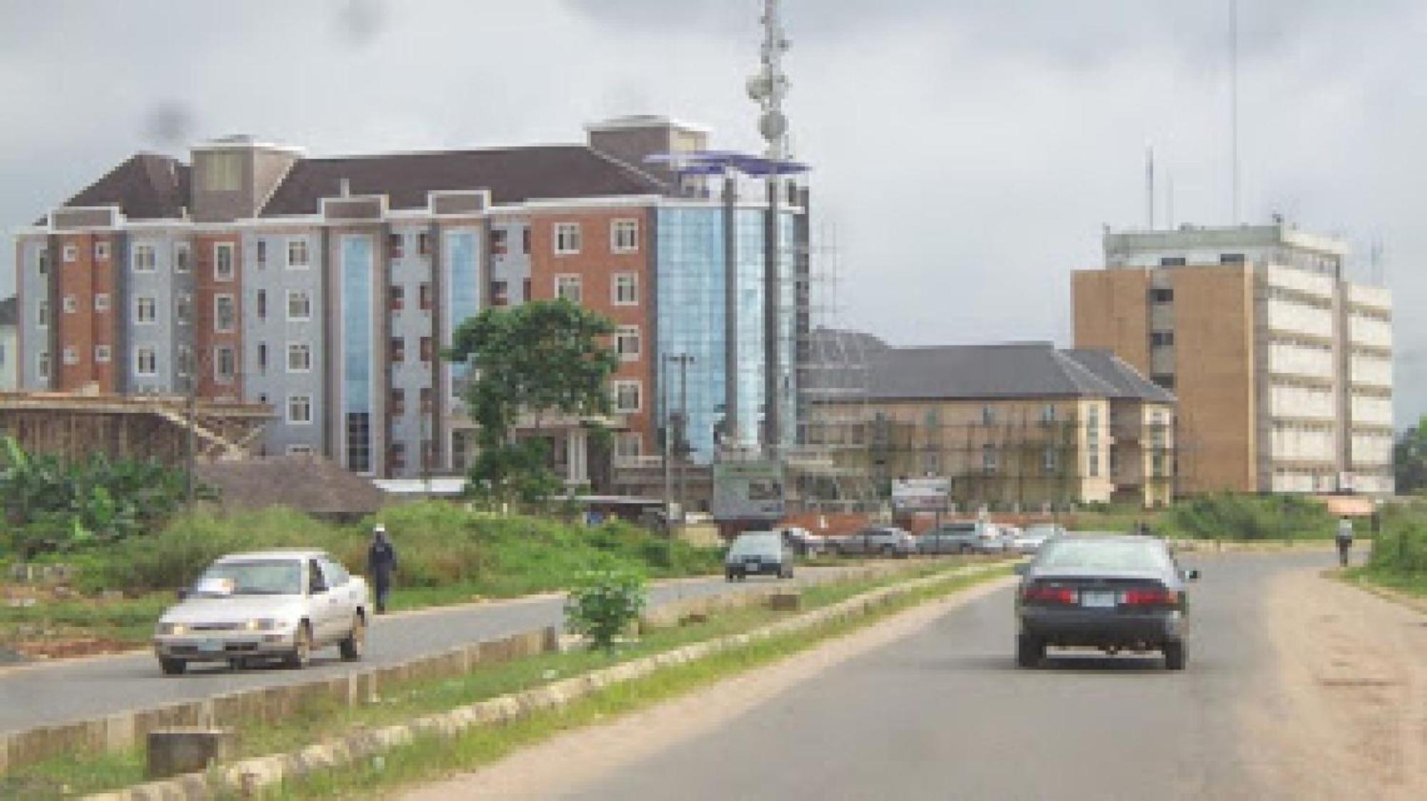 Room In Bb - Immaculate Royal International Hotel Owerri Exteriör bild