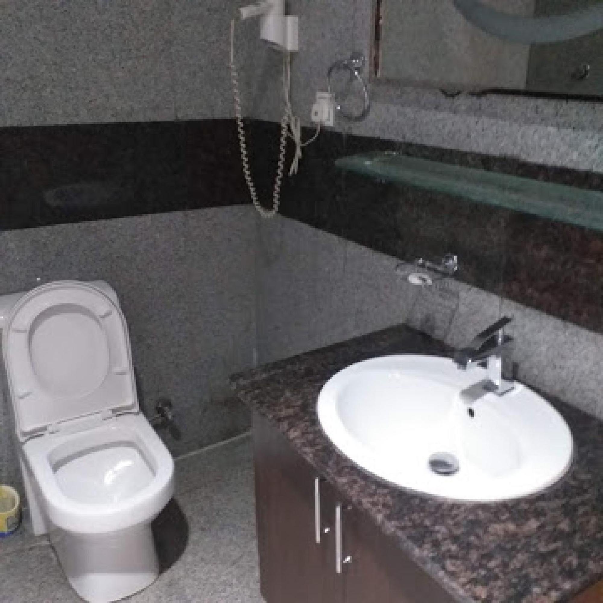 Room In Bb - Immaculate Royal International Hotel Owerri Exteriör bild