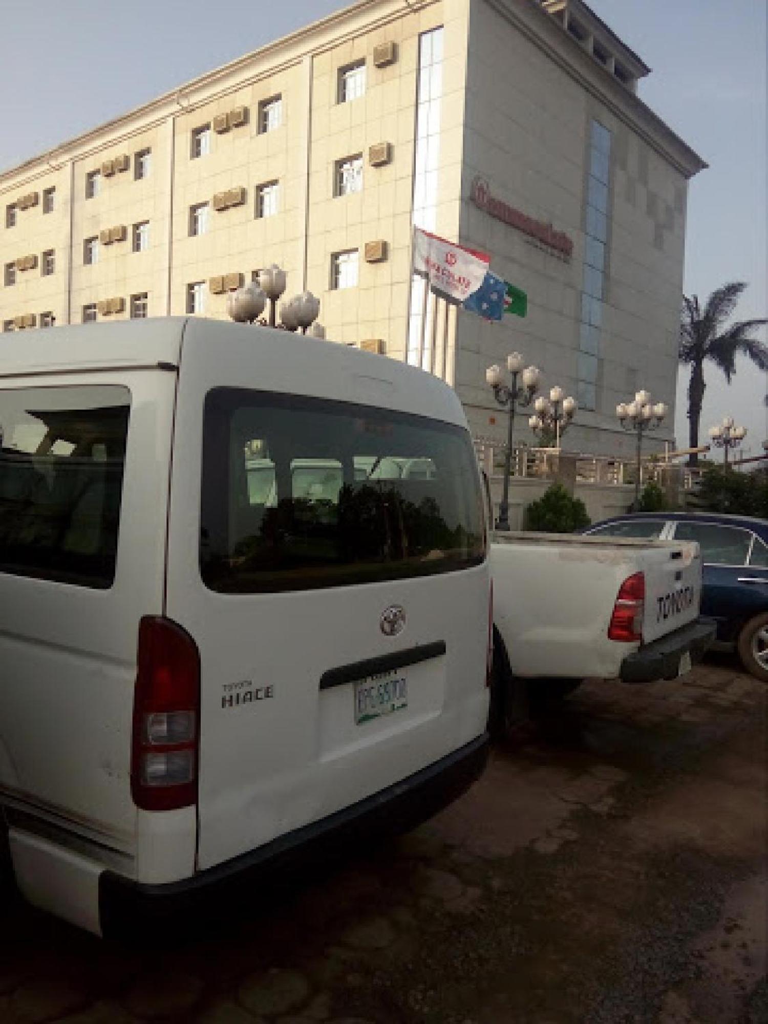 Room In Bb - Immaculate Royal International Hotel Owerri Exteriör bild